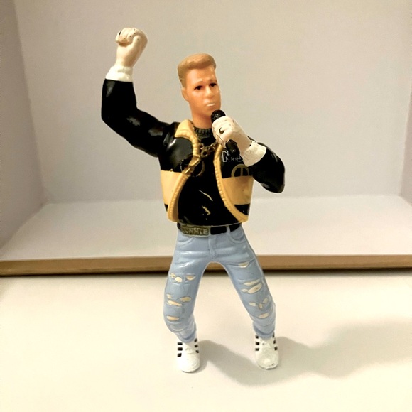 Donnie Wahlberg NKOTB Figurine, Hasbro 1990 - Picture 1 of 2